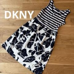DKNY 水彩柄 ノースリーブ ワンピース DKNY ボーダー&花柄夏っぽノースリーブワンピース - メルカリ