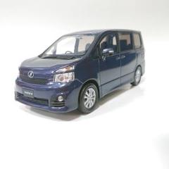希少」ヴォクシー60系カラーサンプル