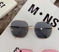 ♥即購入OK♥(❁ᴗ͈ˬᴗ͈)◞新品♪レディースデザインサングラス☆グレー