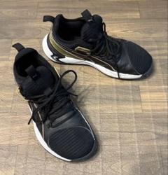 Puma バスケットボールシューズ ブラック/ゴールド