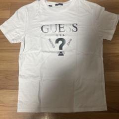 GUESS ホワイト Tシャツ プリント入り