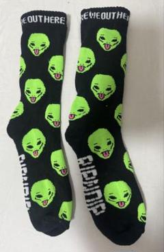 RIPNDIP We Out Here Black Crew Socks 宇宙人のサムネイル