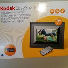 ほぼ新品【動作確認OK】単３電池使用　Kodak　EasyShare SPORT Amazon.com : Kodak EasyShare Sport C123 12 MP Waterproof
