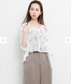 KBF 花柄シャーリングブラウス