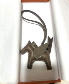 激レア　エルメス　ペガサス　ロデオ　エトゥープ　ステッチ エルメス ロデオチャームペガサスPM エトゥープ アニョーミロ