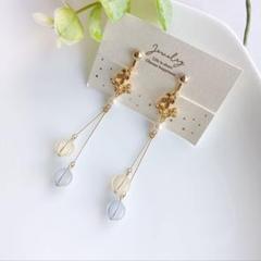 3連お花チャームとアンティーク調ビーズのイヤリング ピアス＊ハンドメイド