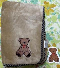 クマ刺繍フリースブランケット