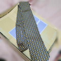 Gucci グッチ　シルクネクタイ チェーン