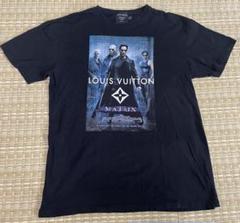 DUE-DATEのTシャツ