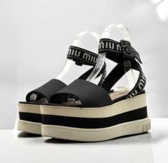 2025年最新】miumiu サンダルの人気アイテム - メルカリ