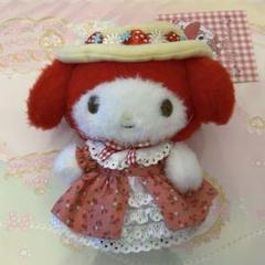 サンリオ　マイメロディ　マスコット　アカメロ Amazon.co.jp: サンリオ(SANRIO) マイメロディ マスコット
