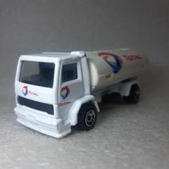 値下げ！マジョレット フォード ガスタンカーTOTAL 1/100タンクローリーのサムネイル