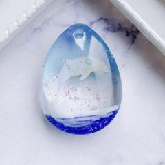 ネックレス　イルカ　海　青空　半ドロップ　空　いるか　海豚　レジン　一点物
