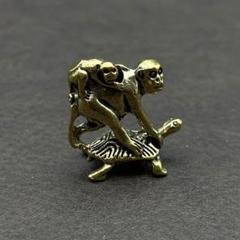 真鍮 置物 アンティーク ヴィンテージ ハンドメイド 動物 カエル 蛙猿31