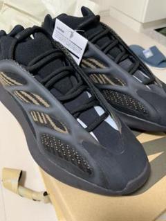 YEEZY 700 v3