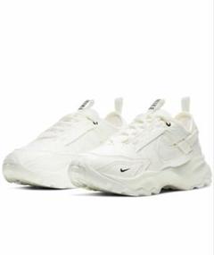 mi　NIKE TC7900 ホワイト スニーカー ナイキ ON HOKA NIKE TC7900 – COLDBECK ONLINE
