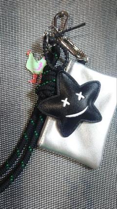 ハンドメイド　バックチャーム　じゃらじゃらキーホルダー　パラコード　ミニポーチ