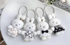 ミーア & ミッフィーMIIA×miffyコラボバッグチャームセットノベルティ付 MIIA（ミーア） Miffy ミッフィー セット - メルカリ