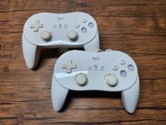 Wiiクラシックコントローラー　PRO 2個セット　任天堂　WiiU【白】①