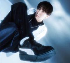 PUMA ヒプノティックサンダル×Snow Man 渡辺翔太モデル PUMA ヒプノティックサンダル×Snow Man 渡辺翔太モデル - メルカリ