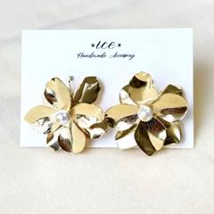 856◆ゴールドフラワー パール 大ぶり ハンドメイド ピアス イヤリング