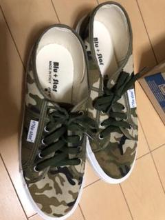 スニーカー
