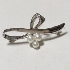 MIKIMOTO ブローチ リボンモチーフ あこや真珠 5珠 愛子様 楽天市場】ミキモト リボン アコヤパール 真珠 ブローチ K18