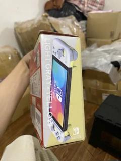 HORI グリップコントローラー Fit Light Gray x Yellow