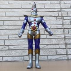 ウルトラマンフィギュア シルバー 紫 約16cm - メルカリ