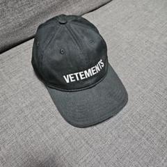 VETEMENTS ブラック キャップ UA5ZCA200B - メルカリ