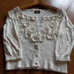 ホワイト 花柄刺繍 五分袖カーディガン - メルカリ