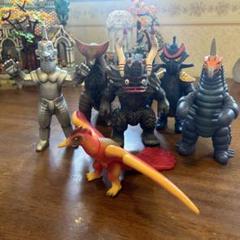レッドキング＆ゴモラ（バンダイ）ビッグサイズソフビフィギュア２体セット ゴモラ、レッドキング、ツインテールのハイグレードソフビ