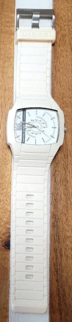 Diesel♢廃盤完売品♢腕時計silver×white 楽天市場】ディーゼル 時計 ホワイト（駆動方式（腕時計