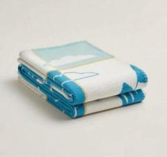 Hermes エルメス✨アヴァロン ブランケット　シルク混　ロゴ　ブルー 2025年最新】エルメス ブランケット アヴァロンの人気アイテム