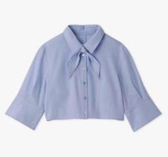 SNIDEL ホワイト 半袖シャツ フラップ付きスカーフスカーフ留め付き SNIDEL（スナイデル）の「スカーフクロップドシャツ（シャツ