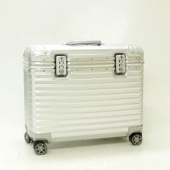 2025年最新】rimowaリモワ パイロットの人気アイテム - メルカリ