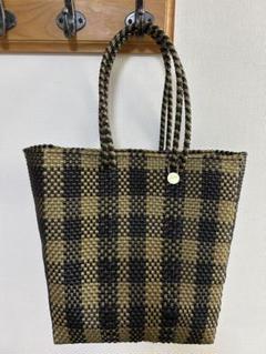 レトラメルカドバッグ ボートスタイル/ギンガム カラー：ブラック/ゴールド レトラメルカドバッグ ボートスタイル/ギンガム カラー