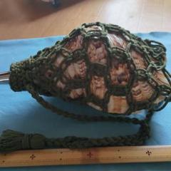法螺貝　網袋　赤飾り紐付き　(オブジェ) 法螺貝 網袋 赤飾り紐付き (オブジェ) - メルカリ