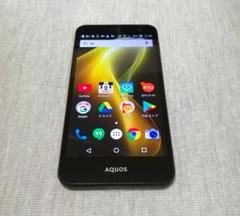 au AQUOS U ブラック