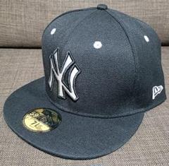 バ*ロ様 新品 つば裏ロゴ New Era 59FIFTY NY ブラック 7 ま*ん様 新品 つば裏ロゴ New Era 59FIFTY NY ブラック 7 - メルカリ