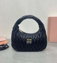 miu miu ブラック キルティング バッグ - メルカリ