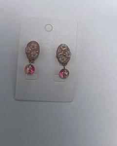 花のピアス