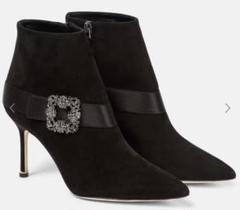 Manolo Blahnik PLINIANU ブラックスエードブーティ