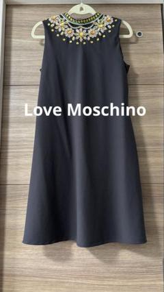 モスキーノMoschino 黒のビーズ刺繍ノースリーブワンピース サイズ38 モスキーノMoschino 黒のビーズ刺繍ノースリーブワンピース