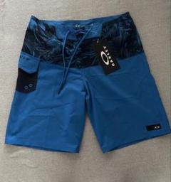 OAKLEY 青色ショートパンツ