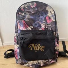 Nike 花柄リュックのサムネイル