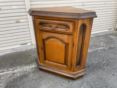 ヴィンテージ 家具 鍵付 コーナーキャビネット ラック 約86x57x52cm ヴィンテージ 家具 鍵付 コーナーキャビネット ラック 約