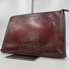美品✨ベルルッティ　クラッチバッグ　ニノ GM カリグラフィ　レザー　赤系
