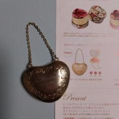 Ladurée ハート型金属ケース