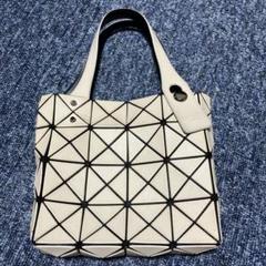 BAO BAO幾何学模様 ベージュ ミニトートバッグ BAO BAO幾何学模様 ベージュ ミニトートバッグ - メルカリ